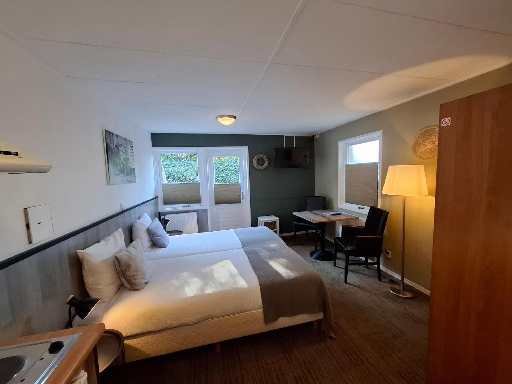 Hotel Randduin Oostkapelle Bagian luar foto